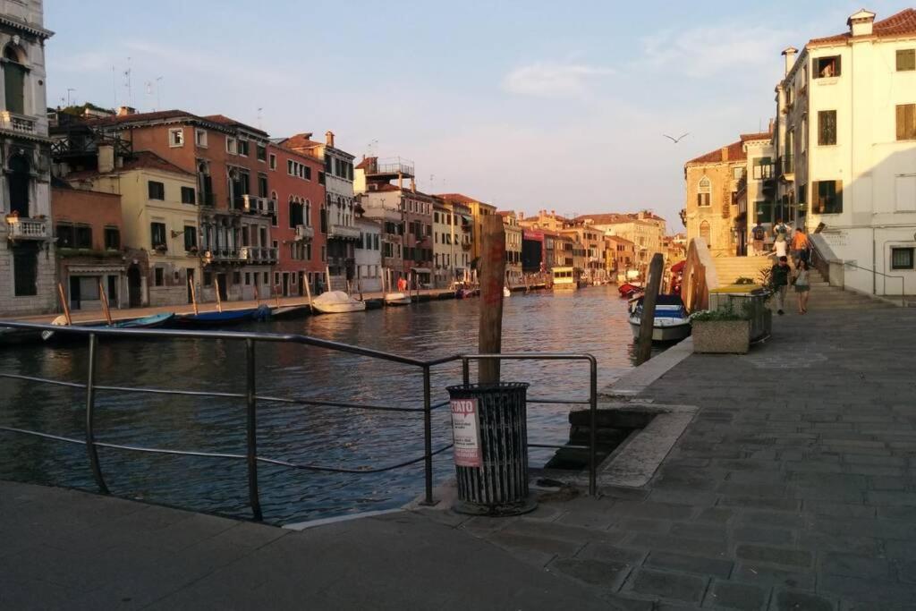 La Casetta Rosa - Vista Sul Canale เวนิส ภายนอก รูปภาพ